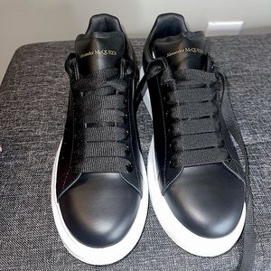 Alexander McQueen Oversized Sneaker